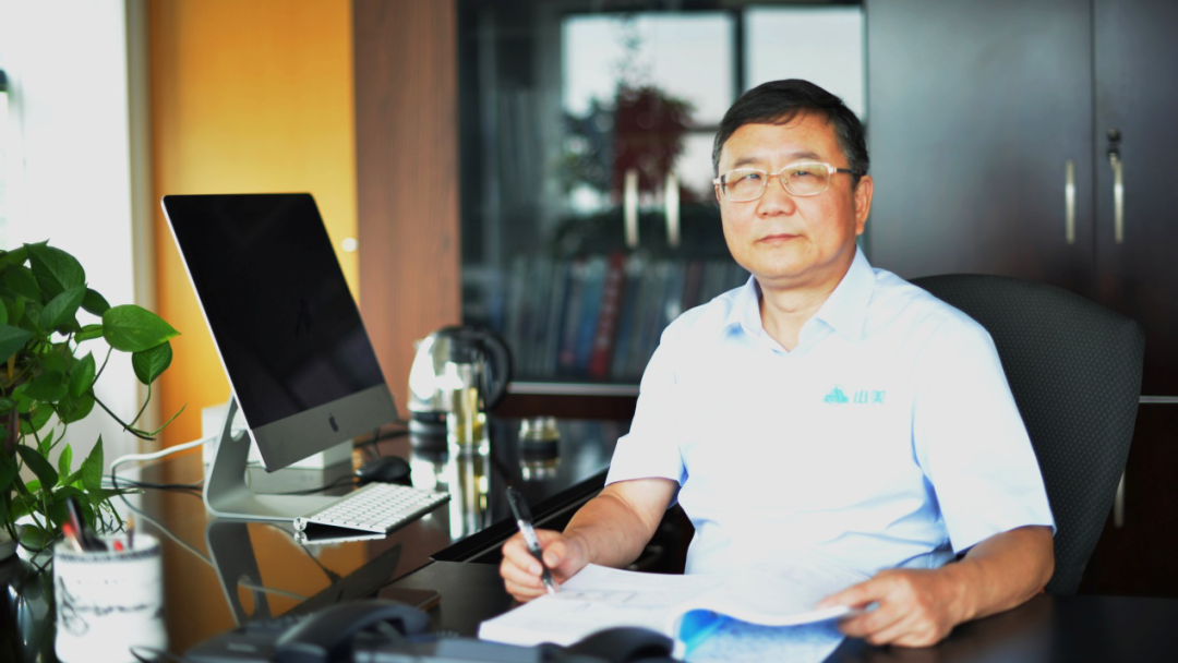 楊安民從業(yè)卅五周年系列報(bào)道--“三十五年磨一劍，山更美，業(yè)更精”專(zhuān)訪