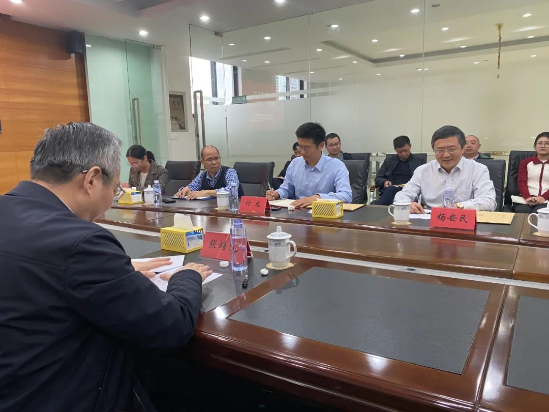 奉賢區(qū)人大常委會黨組書記、主任張培榮一行蒞臨上海山美股份開展“優(yōu)環(huán)境、穩(wěn)經(jīng)濟”大走訪大調(diào)研