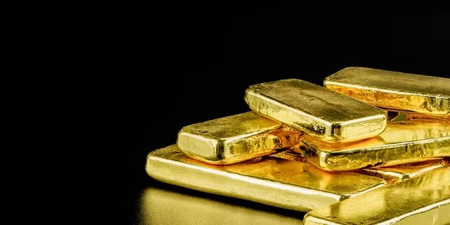 Emas Dalam Tekanan Setelah Rencana Bank Sentral Utama Masih Hawkish